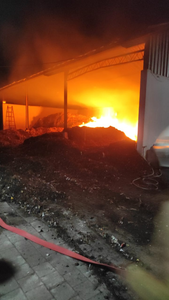 Kebakaran Sampah di Banjar Pancadarma, Desa Mengwitani, Kecamatan Mengwi Tanggal 27 September 2023